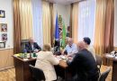 Сьогодні, 20.05.2025 року, начальник Подільської районної військової адміністрації Михайло ЛАЗАРЕНКО провів робочу зустріч із секретарем Савранської селищної ради Олегом ЖИРУНОМ та начальником фінансового відділу Савранської селищної ради Аллою КОЛЕБЛЮК