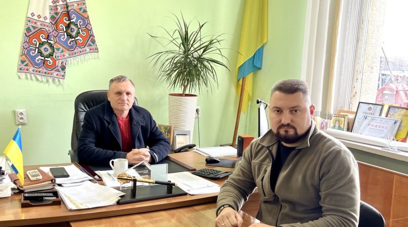 05 листопада 2025 року за дорученням начальника Подільської районної державної (військової) адміністрації Михайла ЛАЗАРЕНКА, з робочим візитом до Кодимської міської ради завітав заступник голови РВА Вадим МЕГІС 05 листопада 2025 року за дорученням начальника Подільської районної державної (військової) адміністрації Михайла ЛАЗАРЕНКА, з робочим візитом до Кодимської міської ради завітав заступник голови РВА Вадим МЕГІС