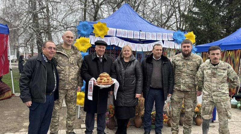 5 грудня 2025 року за ініціативи начальника Подільської районної військової адміністрації Михайла ЛАЗАРЕНКА в Зеленогірській громаді відбувся районний урочистий Благодійний захід до Дня Збройних Сил України, Міжнародного дня волонтера та Дня місцевого самоврядування, які цими днями відзначаються в нашій країні