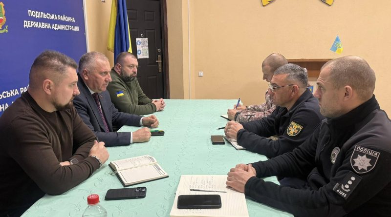 Начальник Подільської районної військової адміністрації Михайло Лазаренко провів нараду з керівництвом силових структур Подільського району Начальник Подільської районної військової адміністрації Михайло Лазаренко провів нараду з керівництвом силових структур Подільського району