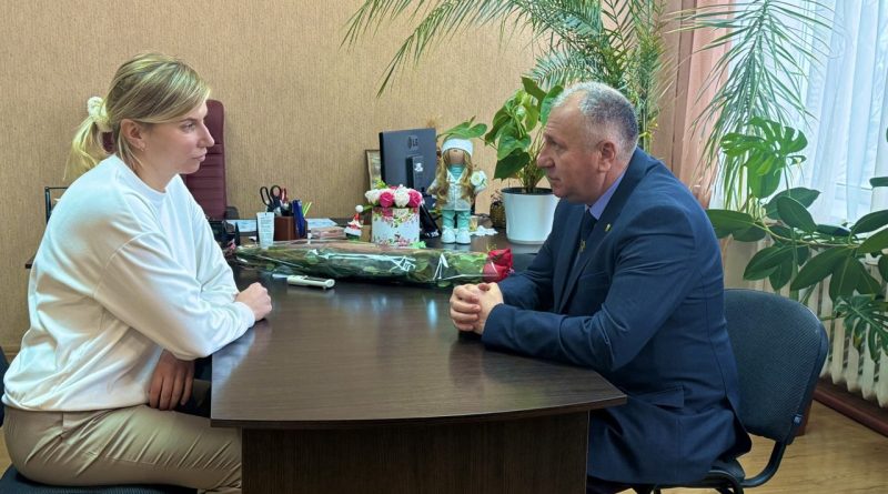 15 січня 2026 року начальник Подільської районної військової адміністрації Михайло Лазаренко здійснив робочий візит до КНП «Центр первинної медико-санітарної допомоги Куяльницької сільської ради», де провів робочу зустріч з головним лікарем закладу Світланою Бацановою