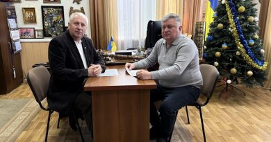 Сьогодні, 19 січня 2026 року, начальник Подільської районної військової адміністрації Михайло ЛАЗАРЕНКО провів робочу зустріч з керівником фермерського господарства «Світлана» Василем БАЗГОЮ