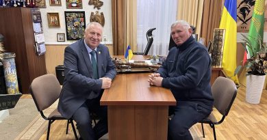 Сьогодні, 03 березня 2026 року, начальник Подільської районної військової адміністрації Михайло ЛАЗАРЕНКО провів робочу зустріч із фахівцем Подільського лісництва Іваном ПАЮЛОМ