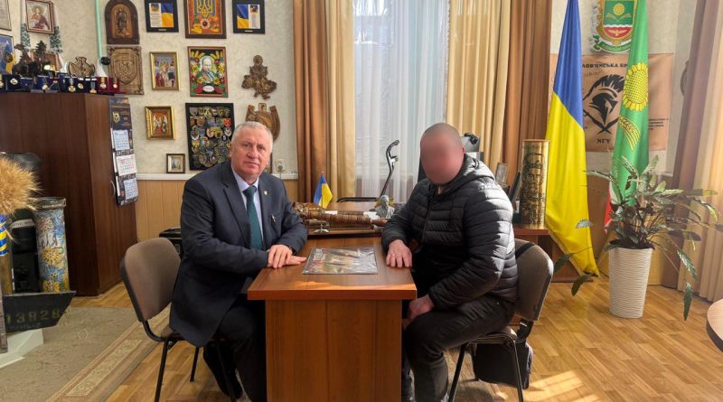 3 березня 2026 року начальник Подільської районної військової адміністрації Михайло Лазаренко провів робочу зустріч із військовослужбовцем Сил спеціальних операцій Збройних Сил України 3 березня 2026 року начальник Подільської районної військової адміністрації Михайло Лазаренко провів робочу зустріч із військовослужбовцем Сил спеціальних операцій Збройних Сил України