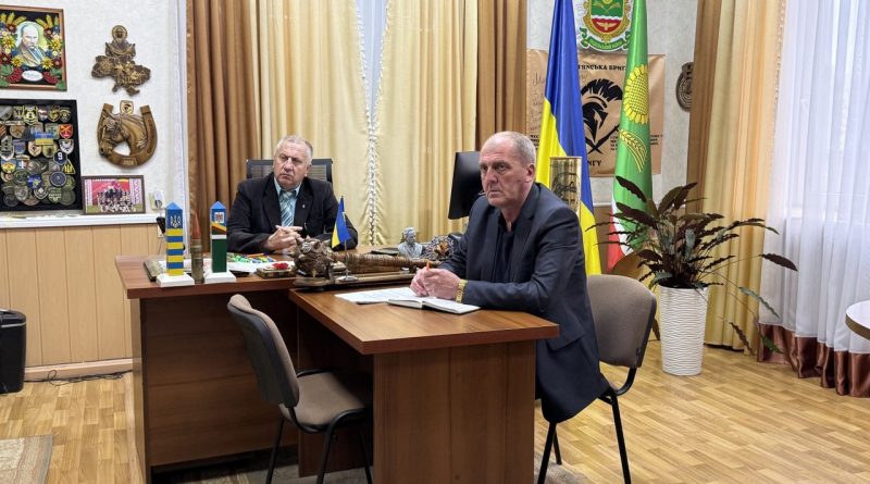 19 березня 2026 року під керівництвом начальника Подільської районної державної адміністрації Михайла ЛАЗАРЕНКА відбулось засідання робочої групи з питань визначення підприємств, установ і організацій статусу критично важливими для функціонування економіки та забезпечення життєдіяльності населення в особливий період на території Подільського району Одеської області при Подільській районній державній (військовій) адміністрації