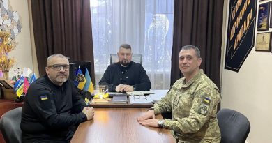 31 березня 2026 року виконуючий обовʼязки начальника Подільської районної військової адміністрації Вадим Мегіс провів робочу зустріч із представниками однієї з військових частин артилерійської бригади