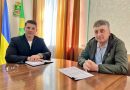 14 квітня 2026 року виконуючий обовʼязки начальника Подільської районної військової адміністрації Руслан Пітак провів робочу зустріч із аграрієм Подільщини Дунєвим Сергієм
