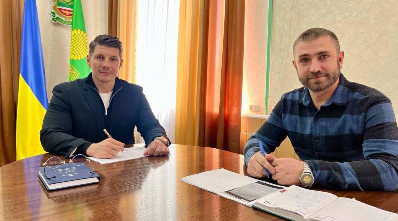 14 квітня 2026 року виконуючий обов’язки начальника Подільської районної військової адміністрації Руслан Пітак провів робочу зустріч із головою Подільської районної ради Миколою Соколовим