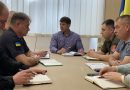 26.05.2026 року, за дорученням начальника Одеської обласної державної адміністрації Олега Кіпера, виконуючий обовʼязки начальника Подільської районної військової адміністрації Руслан Пітак провів нараду з представниками силових структур району