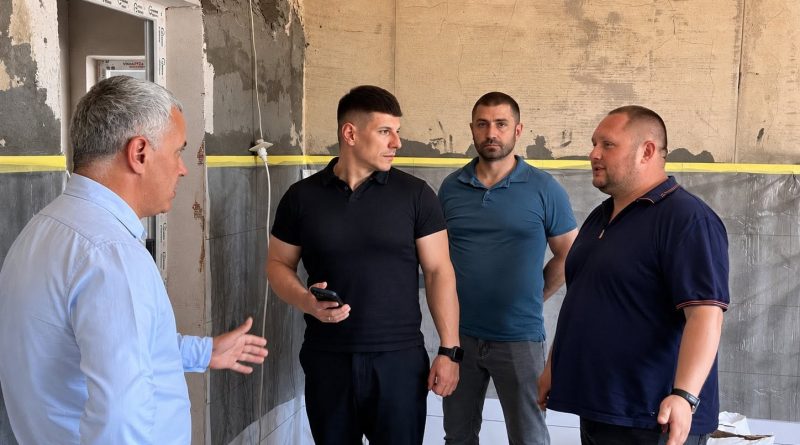 10 червня 2026 року з робочим візитом до Балтської територіальної громади завітав виконуючий обов’язки начальника Подільської районної військової адміністрації Руслан Пітак. Спільно з Балтським міським головою Сергієм Мазуром та головою Подільської районної ради Миколою Соколовим було здійснено об’їзд низки об’єктів соціальної, освітньої та комунальної інфраструктури громади