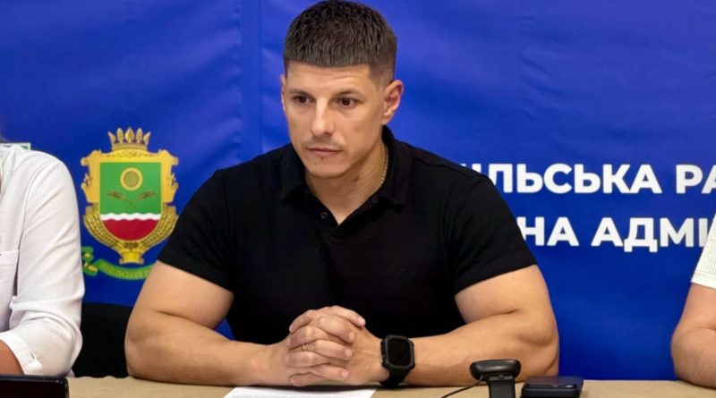 09.07.2026 року під керівництвом в.о. начальника Подільської районної державної адміністрації Руслана Пітака відбулося чергове засідання Комісії з розгляду заяв членів сімей осіб, які загинули (пропали безвісти), померли, та осіб з інвалідністю щодо призначення грошової компенсації при Подільській районній державній адміністрації