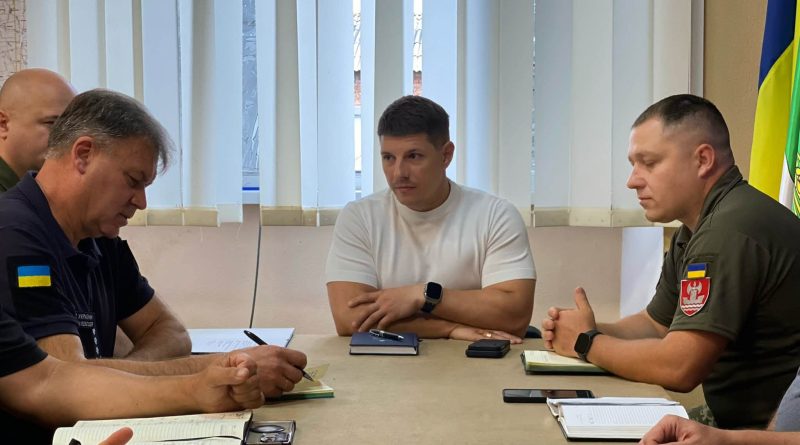 14.07.2026 року, за дорученням начальника Одеської обласної державної адміністрації Олега Кіпера, виконуючий обовʼязки начальника Подільської районної військової адміністрації Руслан Пітак провів нараду з представниками силових структур району