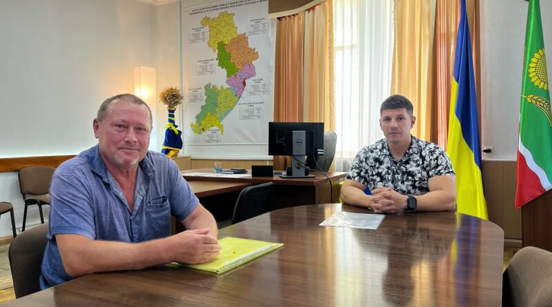 16 липня 2026 року виконуючий обов’язки начальника Подільської районної військової адміністрації Руслан Пітак провів особистий прийом із жителем Подільського району Юрієм Мойсєєвим