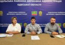 28 липня 2026 року виконуючий обовʼязки начальника Подільської районної військової адміністрації Руслан Пітак провів апаратну нараду з керівниками структурних підрозділів РВА