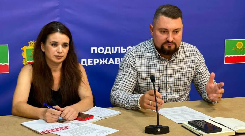 У Подільській районній військовій адміністрації обговорили питання організації харчування дітей у закладах освіти У Подільській районній військовій адміністрації обговорили питання організації харчування дітей у закладах освіти