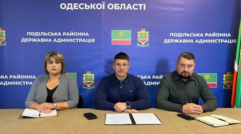 08 вересня 2026 року виконуючий обовʼязки начальника Подільської районної військової адміністрації Руслан Пітак провів апаратну нараду з керівниками структурних підрозділів РВА