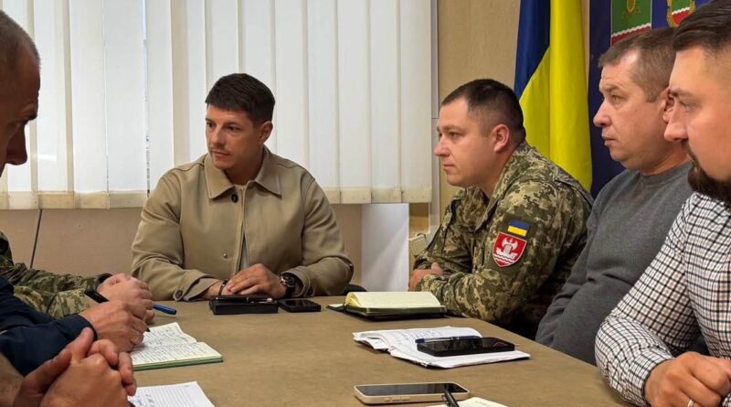 23 вересня 2026 року, виконуючий обовʼязки начальника Подільської районної військової адміністрації Руслан Пітак провів нараду з представниками силових структур району 23 вересня 2026 року, виконуючий обовʼязки начальника Подільської районної військової адміністрації Руслан Пітак провів нараду з представниками силових структур району
