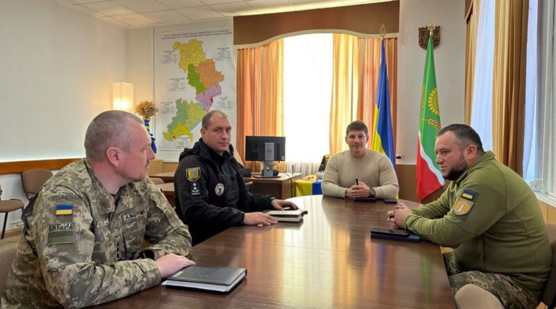 29 вересня 2026 року виконуючий обов’язки начальника Подільської районної військової адміністрації Руслан Пітак провів робочу зустріч із начальником Подільського прикордонного загону Ігорем Мельником, заступником начальника Подільського районного управління поліції Павлом Лисенком та тимчасово виконуючим обов’язки начальника Подільського районного територіального центру комплектування та соціальної підтримки Олександром Присяжнюком 29 вересня 2026 року виконуючий обов’язки начальника Подільської районної військової адміністрації Руслан Пітак провів робочу зустріч із начальником Подільського прикордонного загону Ігорем Мельником, заступником начальника Подільського районного управління поліції Павлом Лисенком та тимчасово виконуючим обов’язки начальника Подільського районного територіального центру комплектування та соціальної підтримки Олександром Присяжнюком