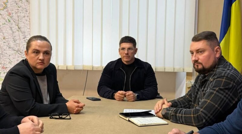 14 жовтня 2026 року під головуванням виконуючого обов’язків начальника Подільської районної військової адміністрації Руслана Пітака відбулася робоча зустріч, присвячена питанням дотримання вимог законодавства про працю, детінізації доходів та врегулювання заборгованості ДП «ДГ «Жеребківське» СГІ-НЦНС» 14 жовтня 2026 року під головуванням виконуючого обов’язків начальника Подільської районної військової адміністрації Руслана Пітака відбулася робоча зустріч, присвячена питанням дотримання вимог законодавства про працю, детінізації доходів та врегулювання заборгованості ДП «ДГ «Жеребківське» СГІ-НЦНС»