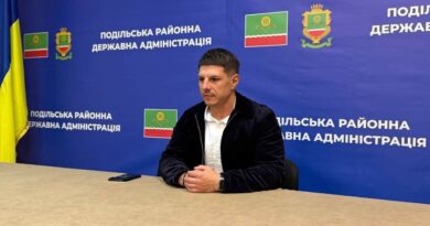 21.10.2026 року в.о. начальника Подільської районної державної адміністрації Руслан Пітак взяв участь в онлайн-конференції щодо соціального та доступного житла для внутрішньо переміщених осіб (ВПО), організована представниками організації FutureLink та благодійного фонду «КО-ХАТИ»