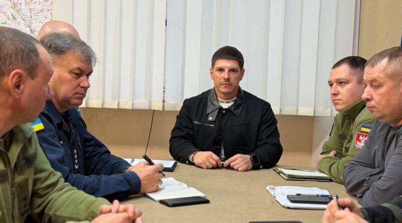 27 жовтня 2026 року, виконуючий обовʼязки начальника Подільської районної військової адміністрації Руслан Пітак провів нараду з представниками силових структур району 27 жовтня 2026 року, виконуючий обовʼязки начальника Подільської районної військової адміністрації Руслан Пітак провів нараду з представниками силових структур району